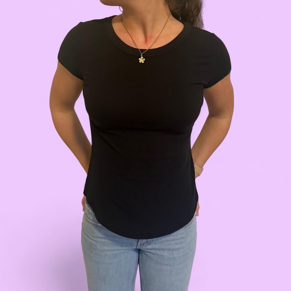 American Eagle Outfitters Black Short Sleeve Tee